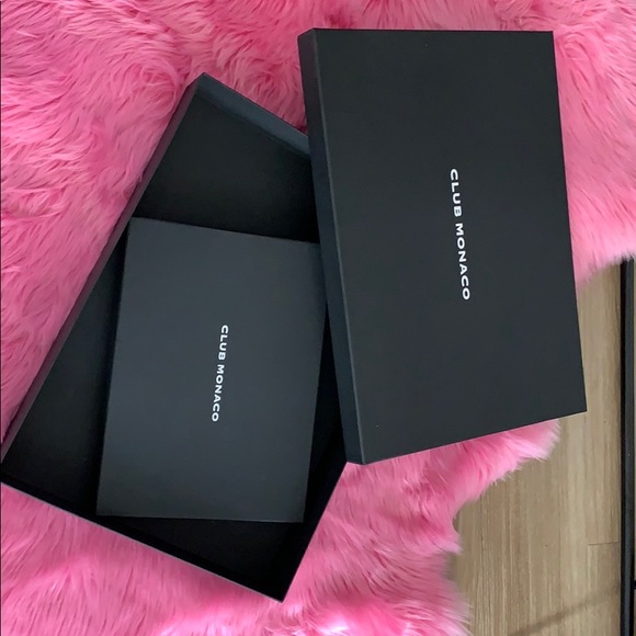 Empty box - Picture 2 of 4